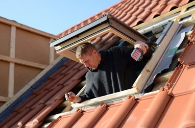 Pose de fenêtres de toit Velux à Aubessagne